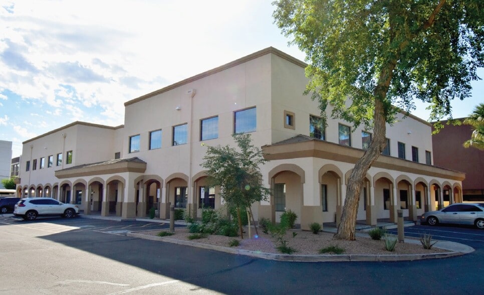 4425 N 24th St, Phoenix, AZ à louer - Photo du bâtiment - Image 1 de 6