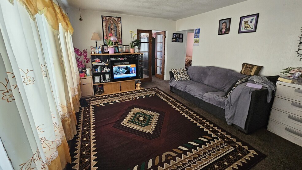 706 Laurel St, Kelso, WA à vendre - Photo intérieure - Image 3 de 12