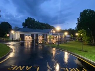 Plus de détails pour 114 Tennent Rd, Morganville, NJ - Local d'activités à louer