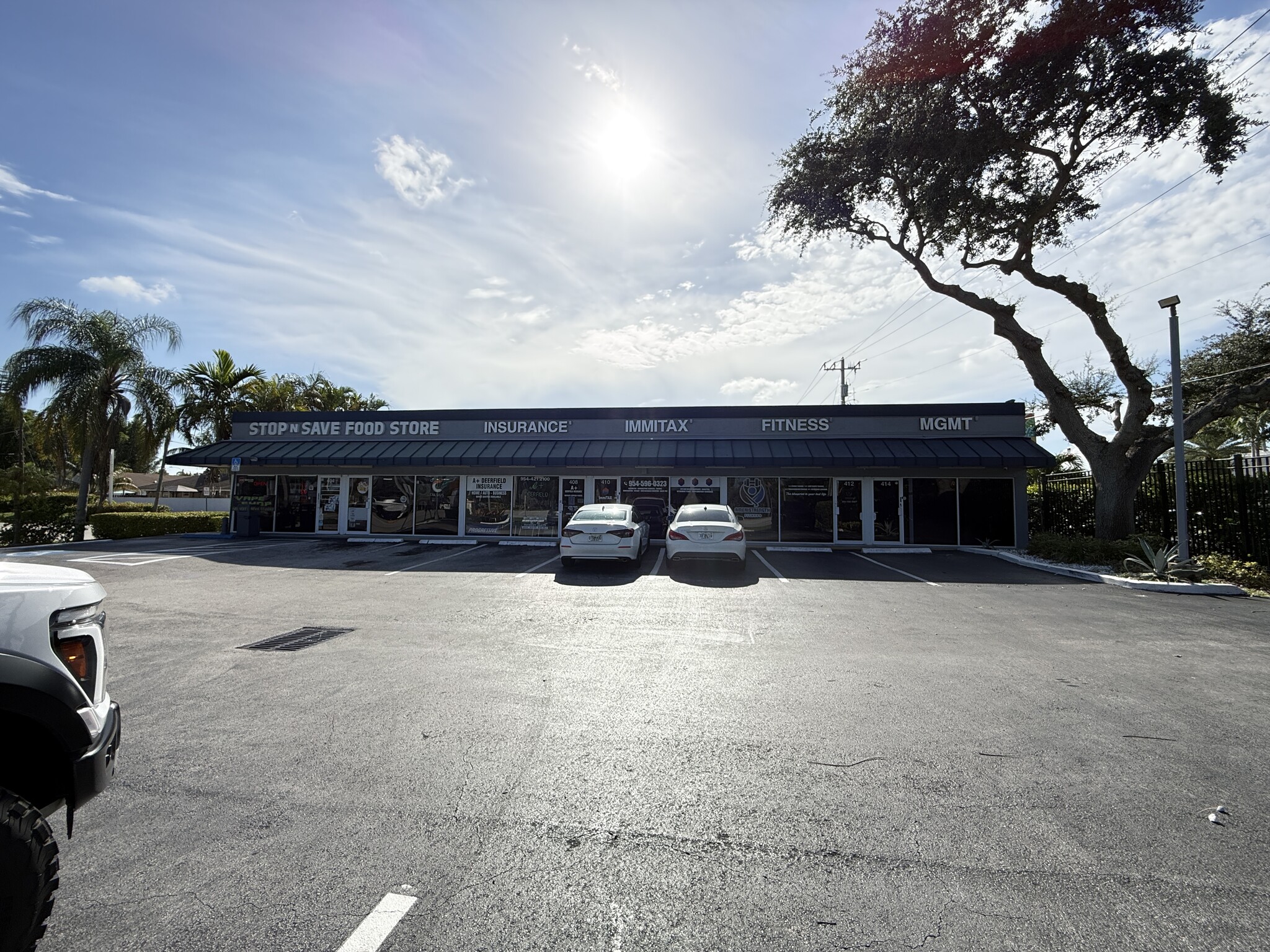 404-414 S Powerline Rd, Deerfield Beach, FL for lease Building Photo- Image 1 of 13