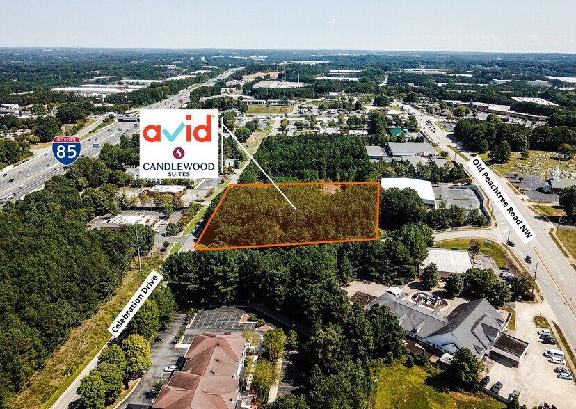 140 Celebration Dr, Suwanee, GA à vendre - Photo du bâtiment - Image 2 de 5