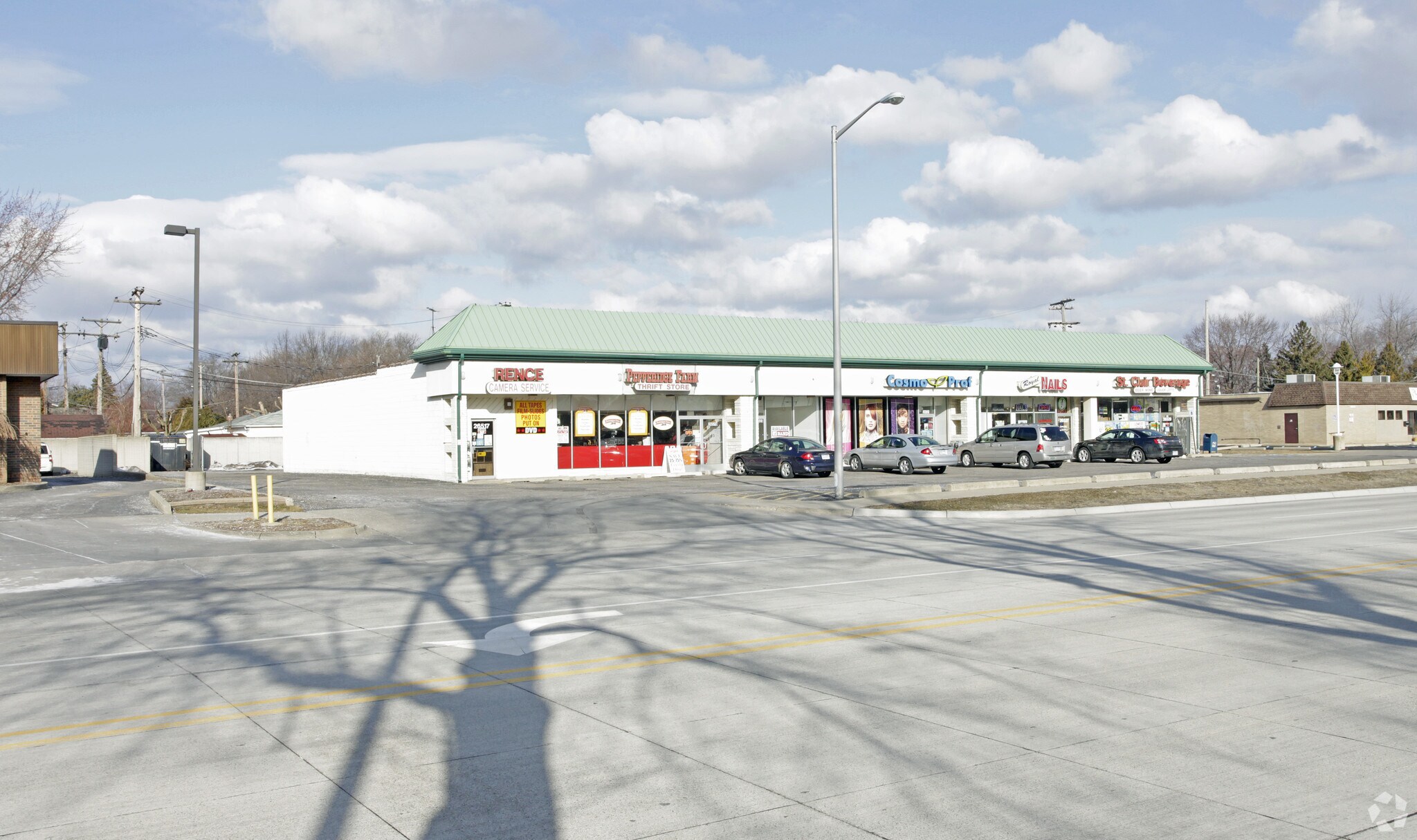 26517-26527 Little Mack Ave, Saint Clair Shores, MI à louer Photo du bâtiment- Image 1 de 3