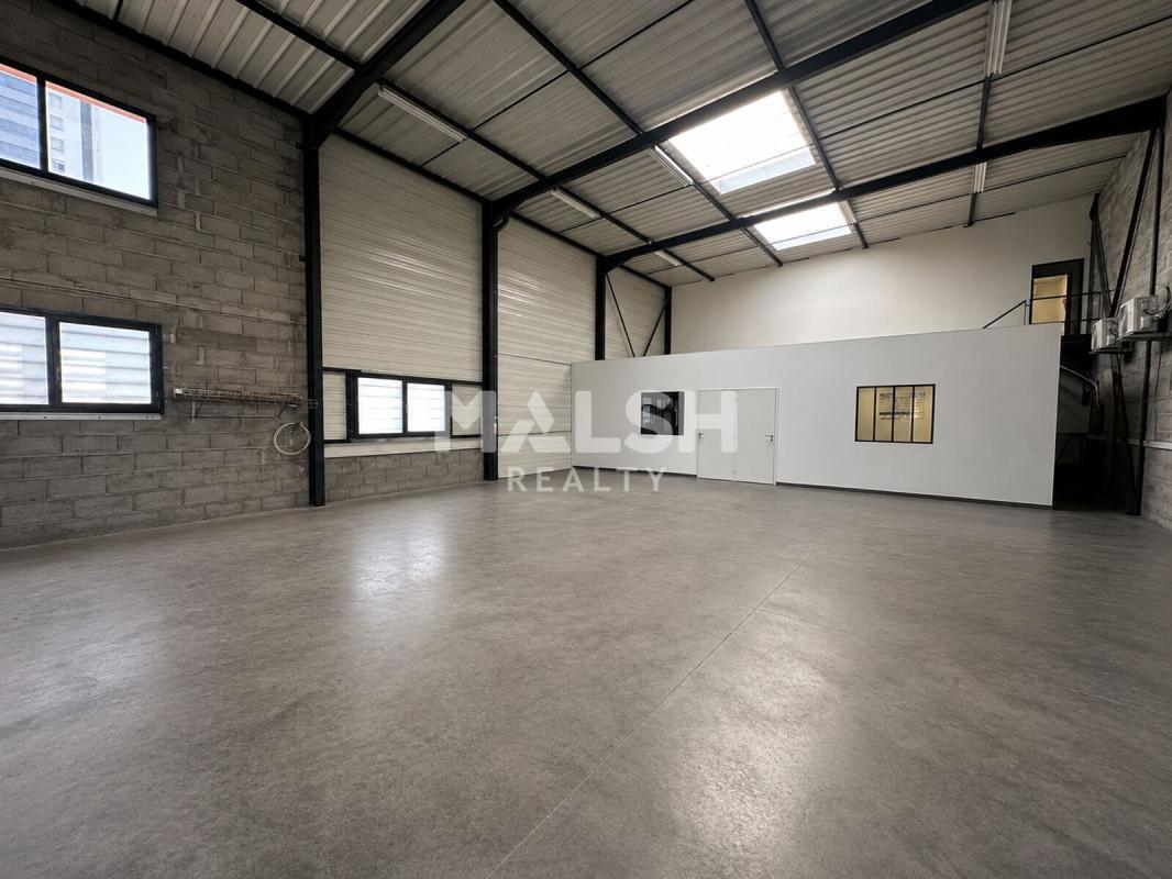 Flex in Vénissieux for lease Interior Photo- Image 1 of 9