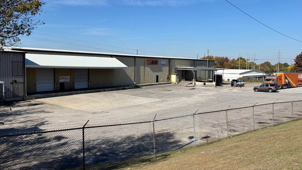 2120 Montevallo Rd SW, Birmingham, AL à vendre - Photo du bâtiment - Image 2 de 7