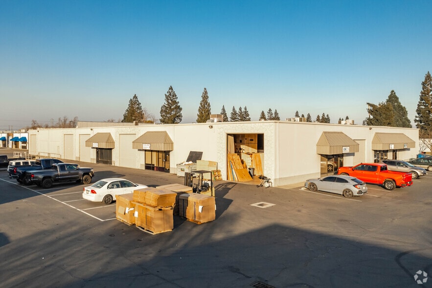 8175 Alpine Ave, Sacramento, CA for lease - Building Photo - Image 3 of 5