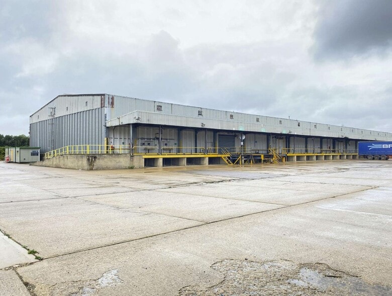 Bourne Enterprise Park, Tunnel Bank, Bourne for lease - Primary Photo - Image 1 of 8