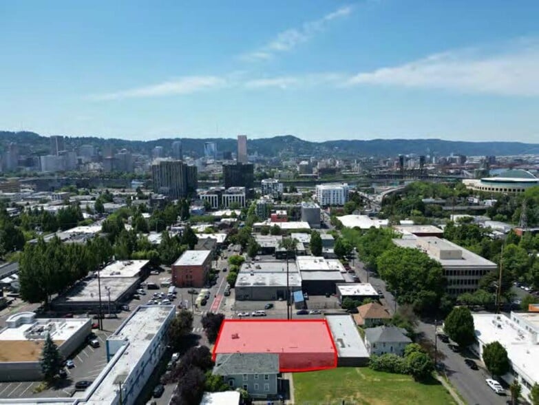 120 NE 9th Ave, Portland, OR for lease - Building Photo - Image 3 of 11