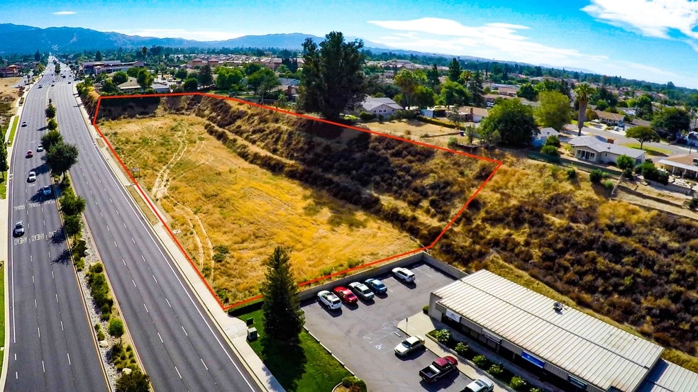 Yucaipa Blvd & 7th St, Yucaipa, CA à vendre - Photo du bâtiment - Image 3 de 11