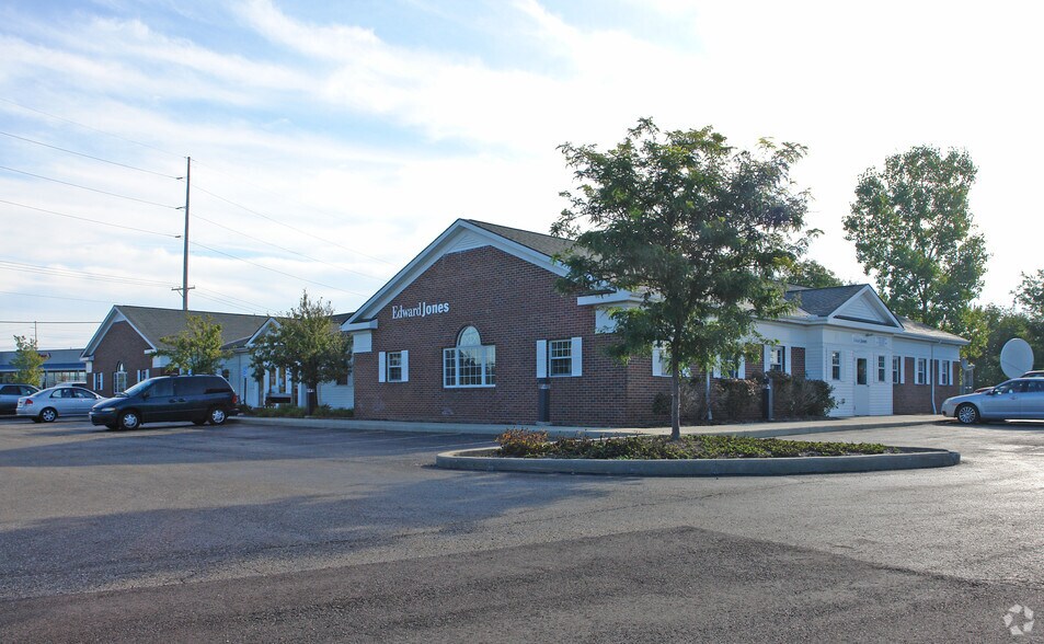 9200 Staples Dr, Streetsboro, OH à louer - Photo du bâtiment - Image 2 de 27