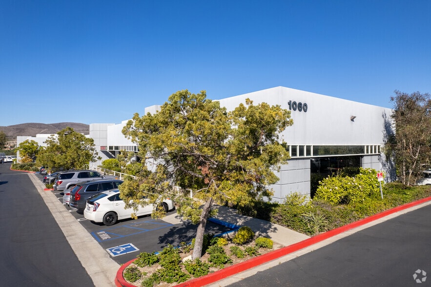 1060 Calle Negocio, San Clemente, CA à louer - Photo du bâtiment - Image 3 de 8