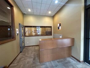 250 E Court St, Iowa City, IA for sale Interior Photo- Image 2 of 30