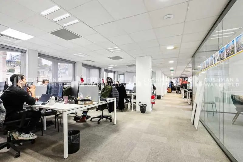 43-47 Avenue De La Grande Armée, Paris for lease Interior Photo- Image 1 of 7