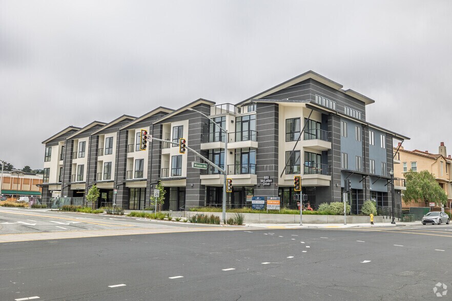 889 Mc Lellan Dr S, South San Francisco, CA à vendre - Photo principale - Image 1 de 4