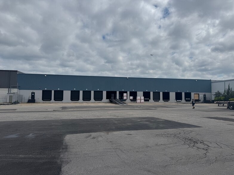 1157 Production Rd, Norfolk, VA for lease - Building Photo - Image 1 of 1