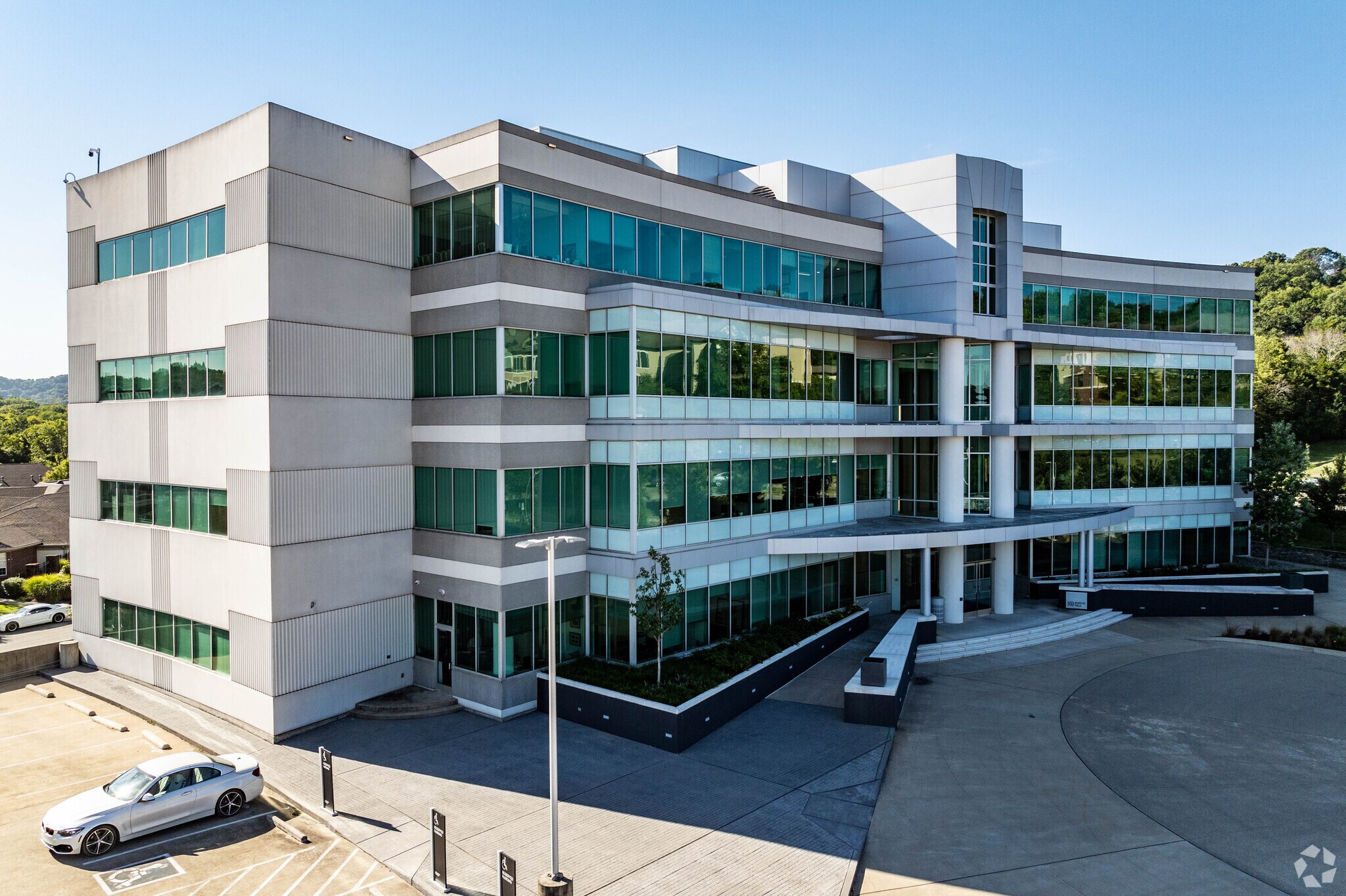 10 Burton Hills Blvd, Nashville, TN à louer Photo principale- Image 1 de 5