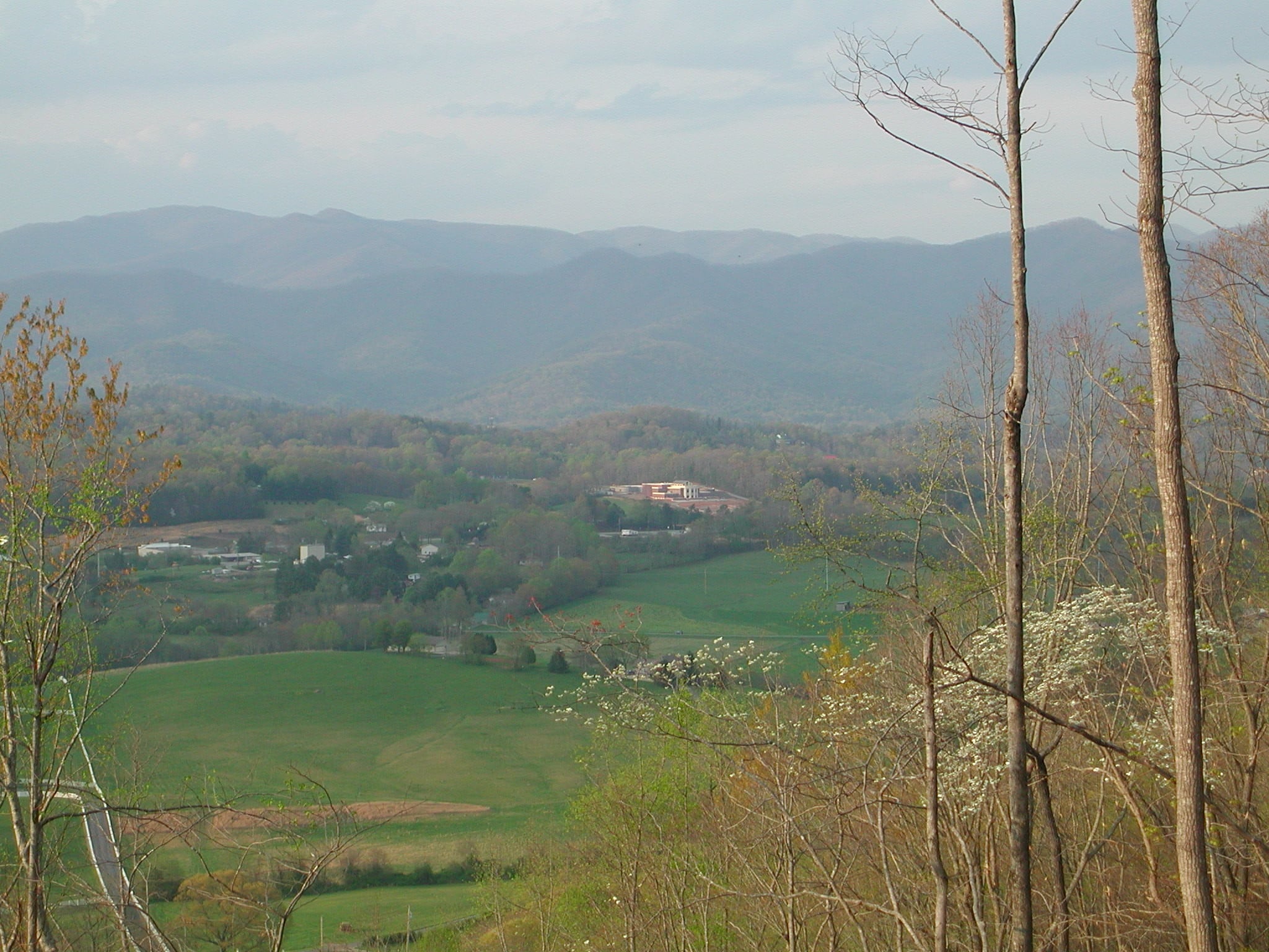 Courthouse Dr, Hayesville, NC à vendre Photo principale- Image 1 de 11