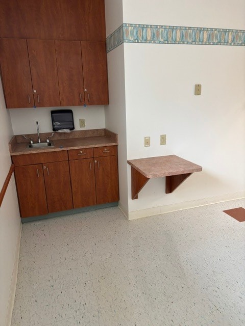 570 White Pond Dr, Akron, OH à louer Photo intérieure- Image 1 de 8