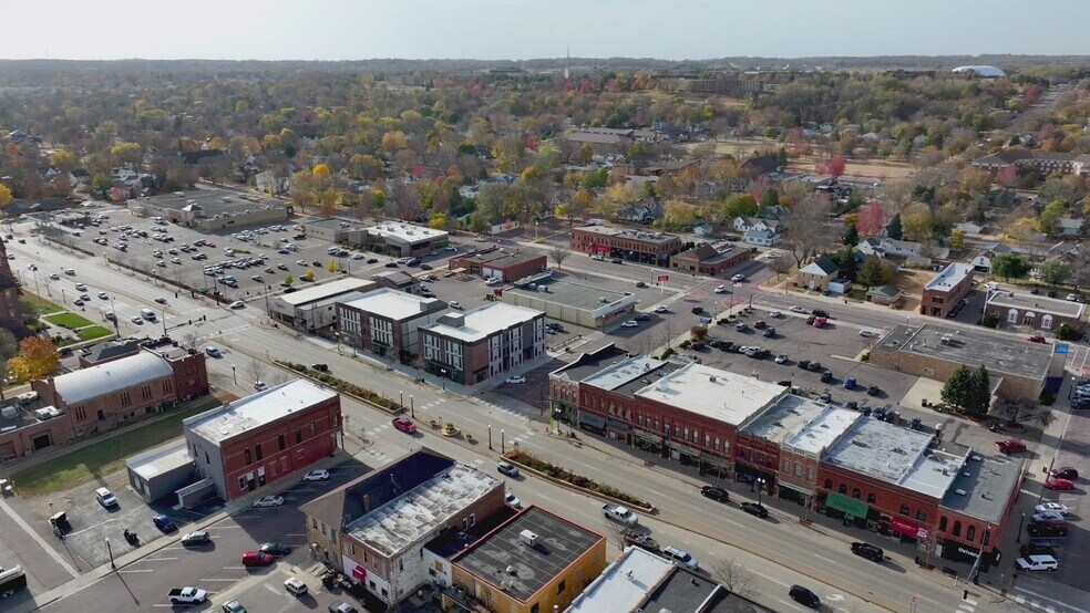 410 S Minnesota Ave, Saint Peter, MN à vendre - Vidéo sur l’inscription commerciale - Image 3 de 26
