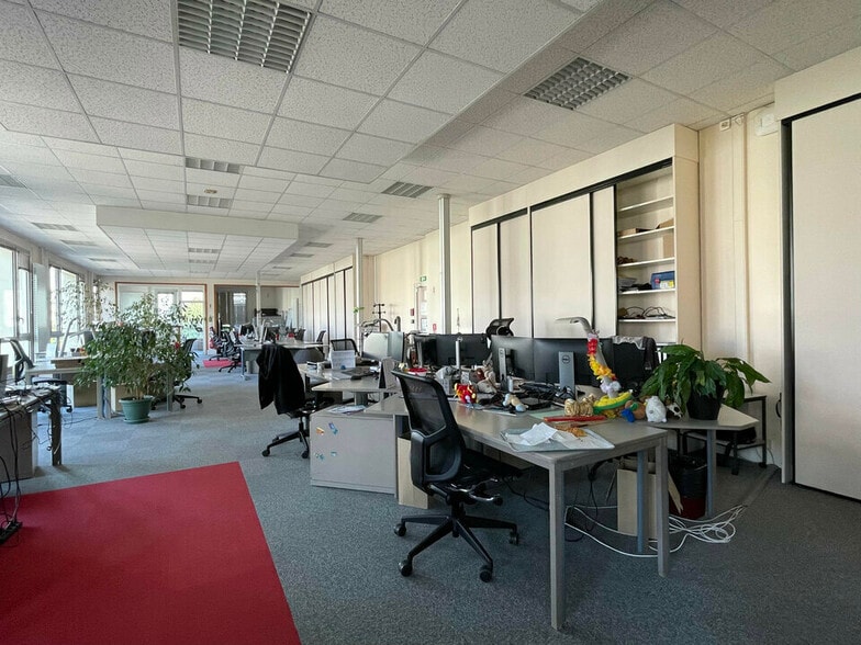 Office in Le Havre for lease - Interior Photo - Image 2 of 3