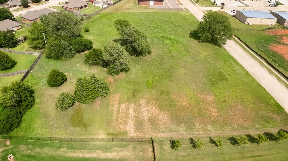 1519 Commerce Street, Yukon, OK for sale - Aerial - Image 2 of 3