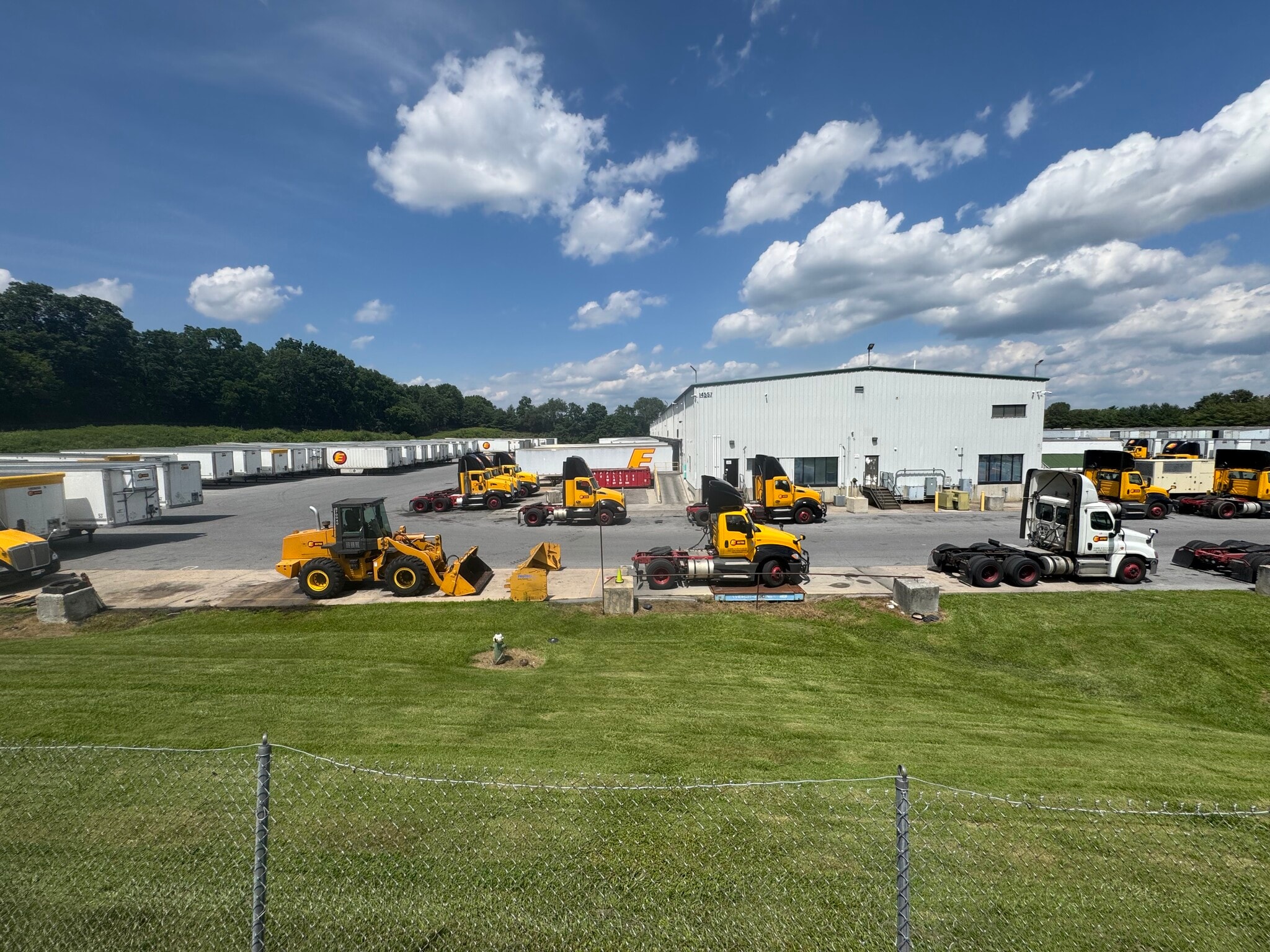 14557 Industry Dr, Hagerstown, MD à louer Photo du bâtiment- Image 1 de 13