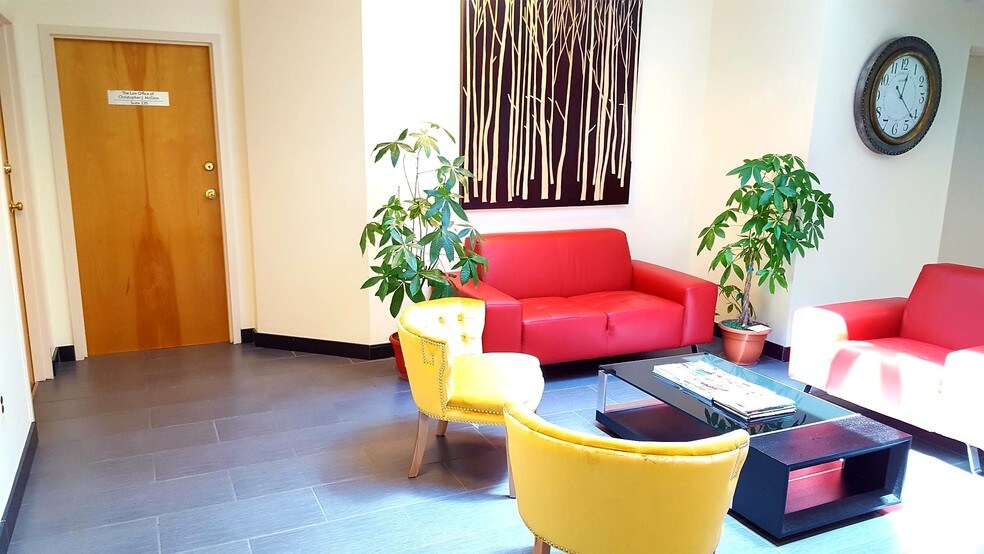 75 Raritan Ave, Highland Park, NJ à louer - Photo intérieure - Image 2 de 11