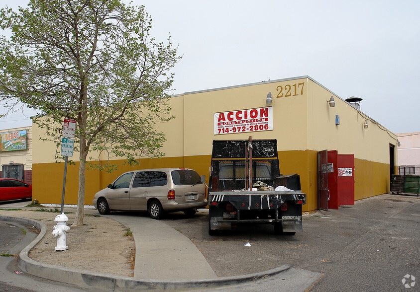 2217 W 2nd St, Santa Ana, CA for lease - Building Photo - Image 2 of 7