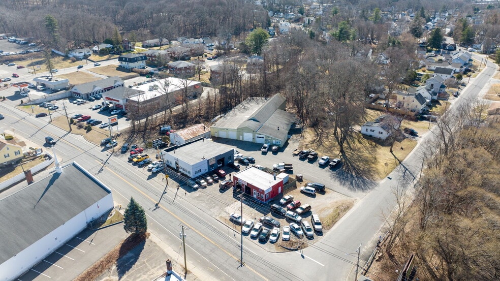 510 Meriden Rd, Waterbury, CT for sale - Building Photo - Image 1 of 12