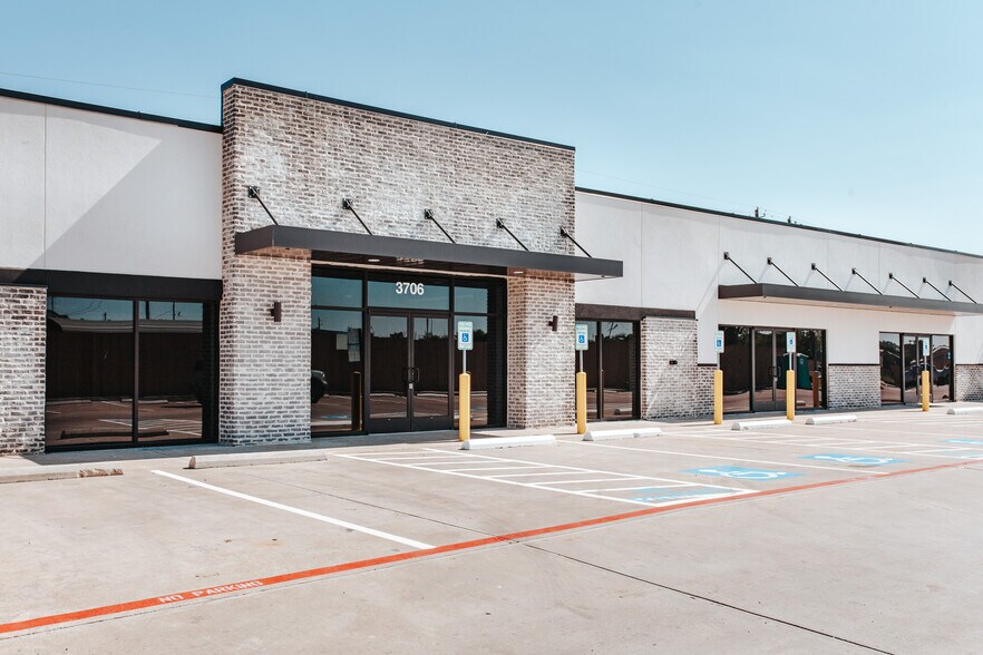 3706 N Navarro St, Victoria, TX à louer - Photo du bâtiment - Image 3 de 36