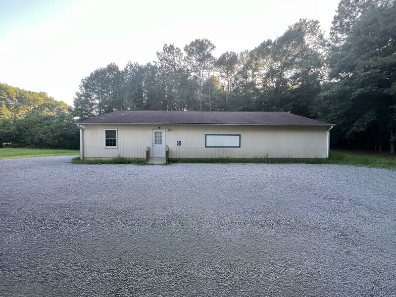 746-750 W Main St, Waverly, VA à vendre - Photo du bâtiment - Image 2 de 2