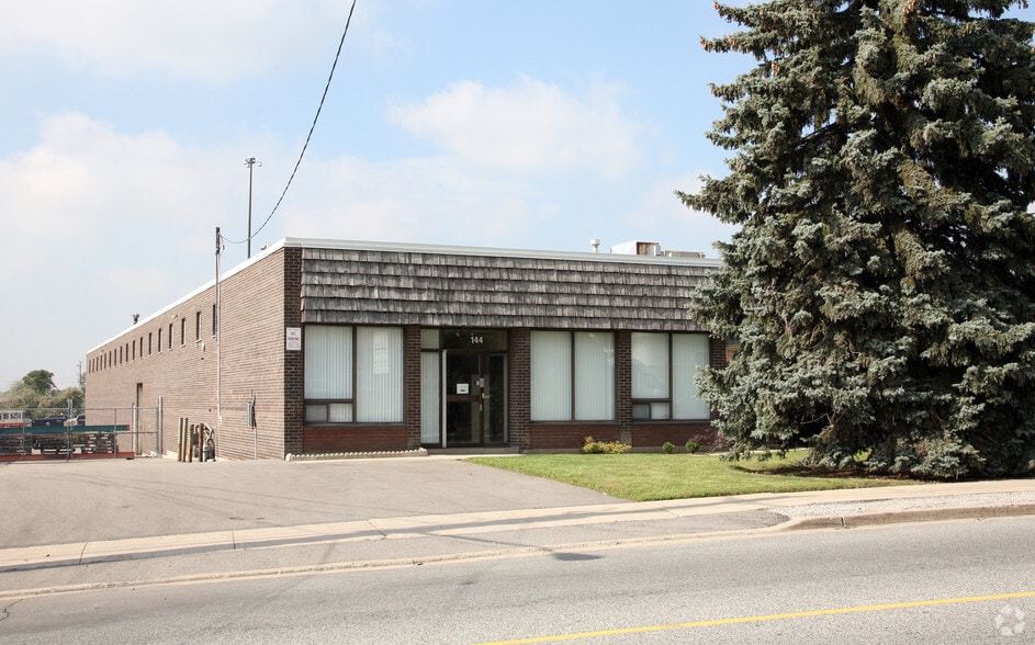 144-146 Oakdale Rd, Toronto, ON à vendre - Photo du bâtiment - Image 2 de 4