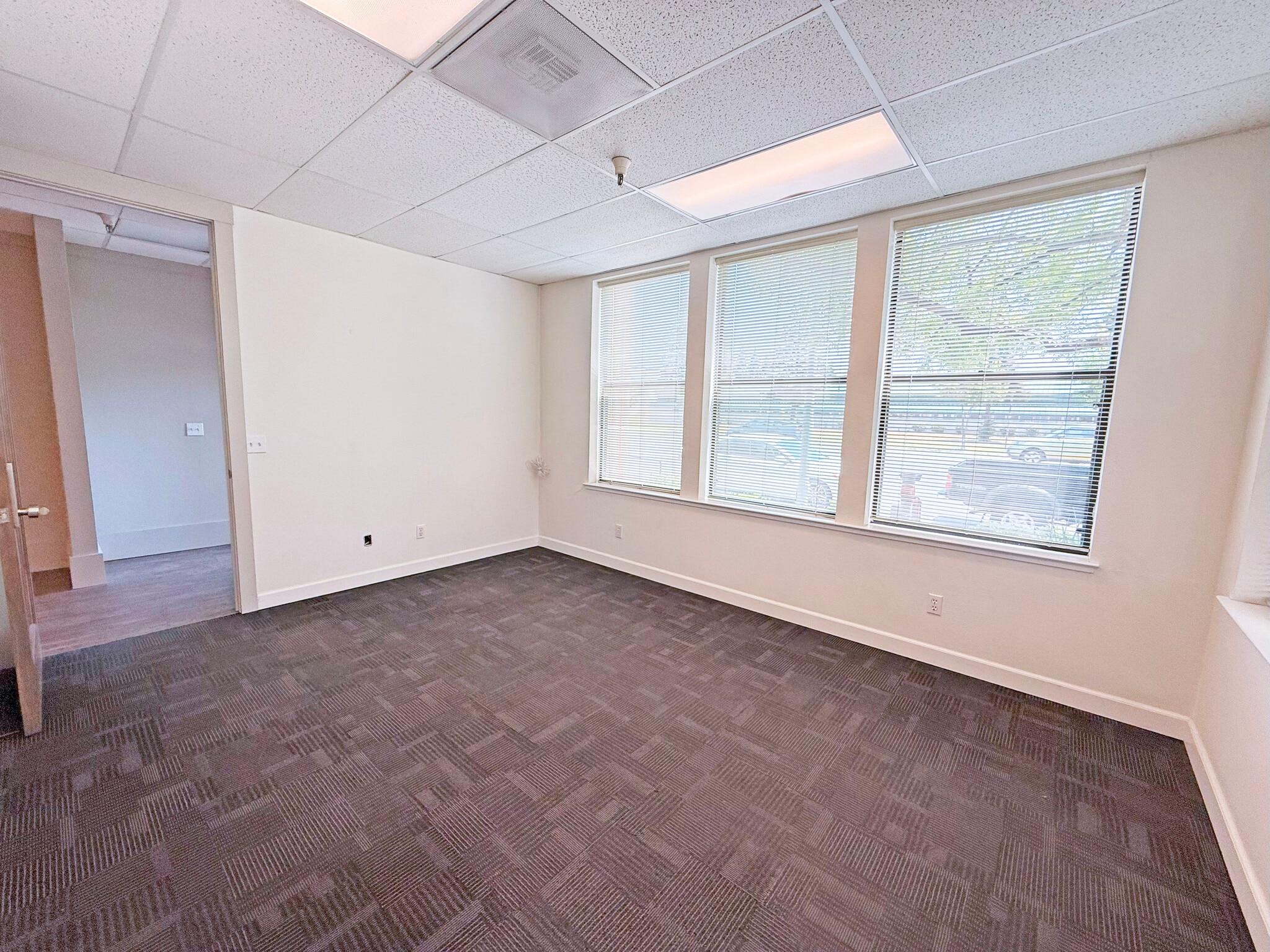 1055 Broadway, Sonoma, CA for lease Interior Photo- Image 1 of 11