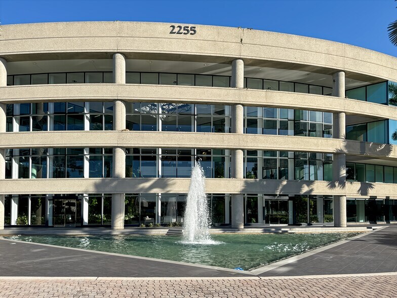 2255 glades Rd, Boca Raton, FL à louer - Photo du bâtiment - Image 2 de 22