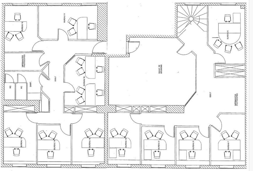 Flex in Nîmes for lease - Building Photo - Image 3 of 6