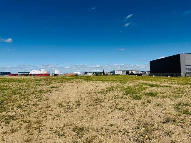 Plus de détails pour 9101 150 Av, Grande Prairie, AB - Terrain à louer