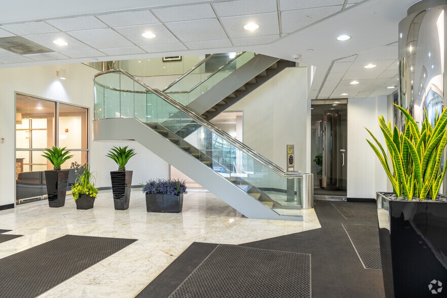 14 Walsh Dr, Parsippany, NJ for lease - Lobby - Image 3 of 14