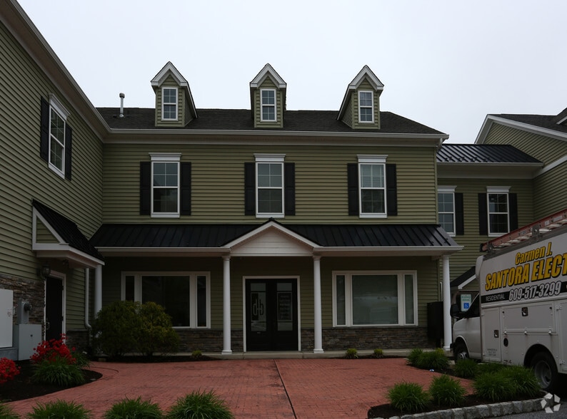 605 Main St, Riverton, NJ à louer - Photo du bâtiment - Image 3 de 5