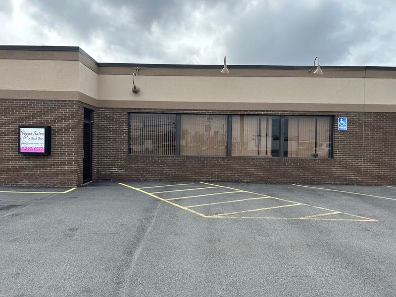 10158 Niagara Falls Blvd, Niagara Falls, NY for lease - Building Photo - Image 2 of 24