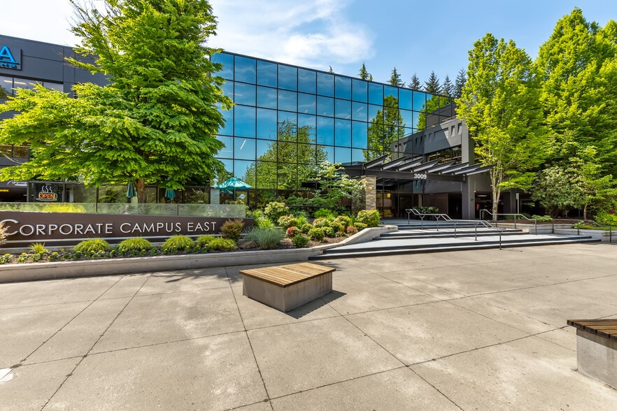 3009 112th Ave NE, Bellevue, WA for lease - Building Photo - Image 3 of 10
