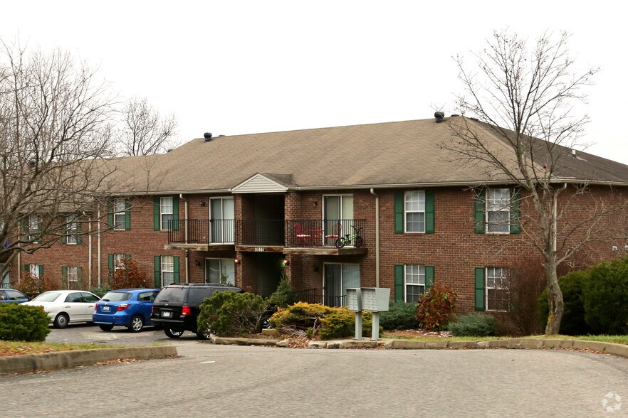 3130 Saint Anthony Gardens Dr, Louisville, KY à vendre - Photo du bâtiment - Image 3 de 76