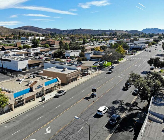 2831 E Thousand Oaks Blvd, Thousand Oaks, CA à vendre - Photo du bâtiment - Image 3 de 4