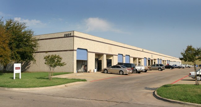 Plus de détails pour 3637 Marquis Dr, Garland, TX - Local d'activités à louer