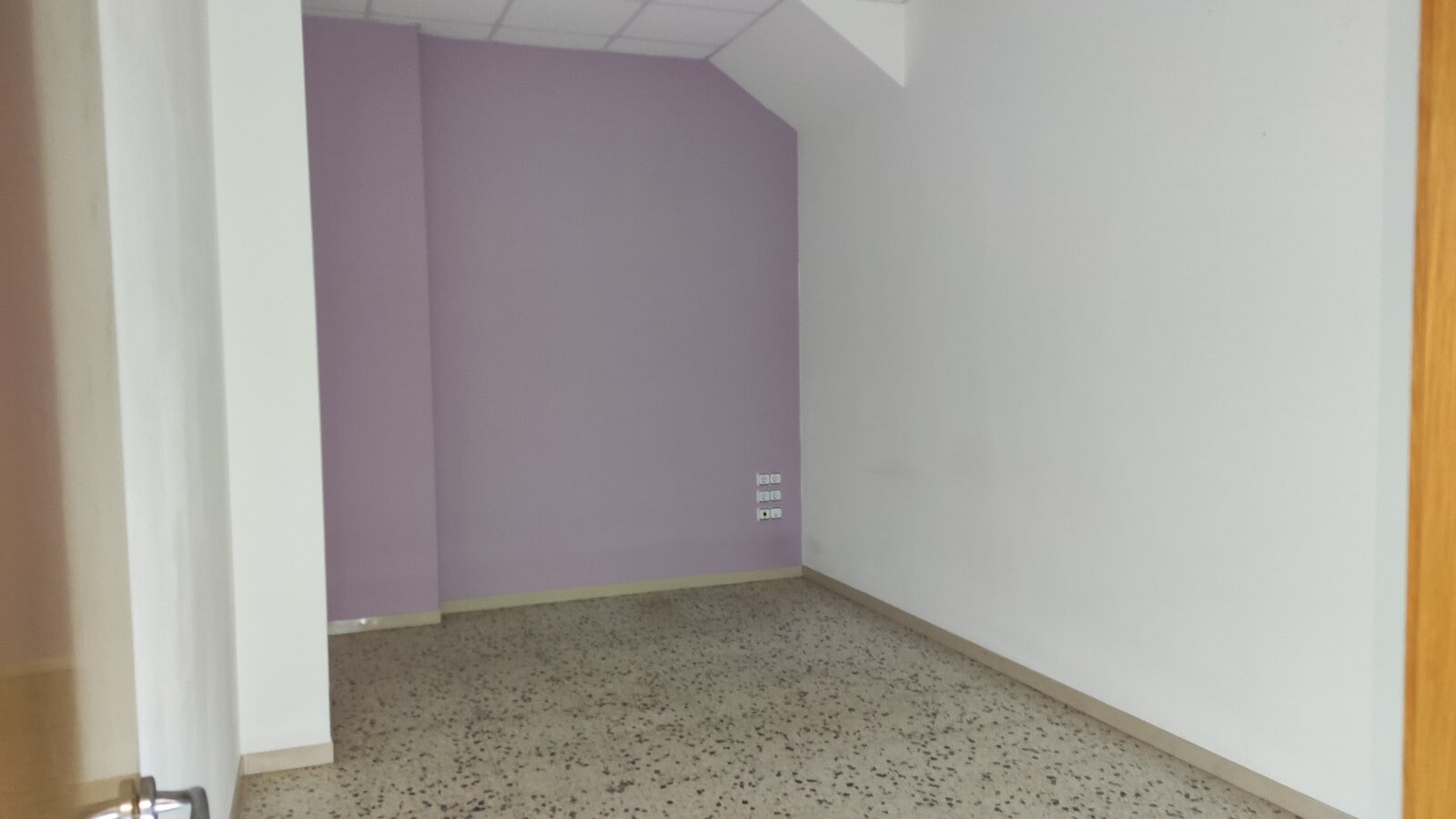 Tarragona, TAR 43004 - Unit 01 - - Interior Photo - Image 2 of 6