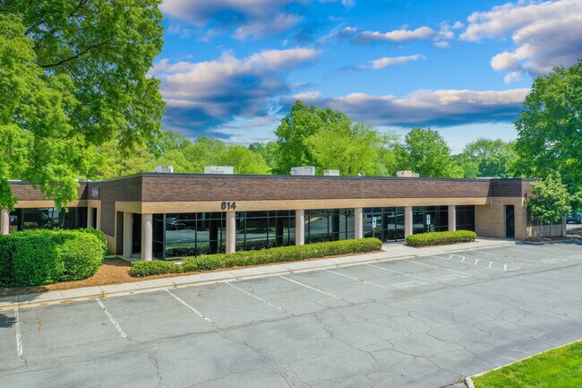 Plus de détails pour 814 Tyvola Rd, Charlotte, NC - Bureau, Commerce de détail à louer