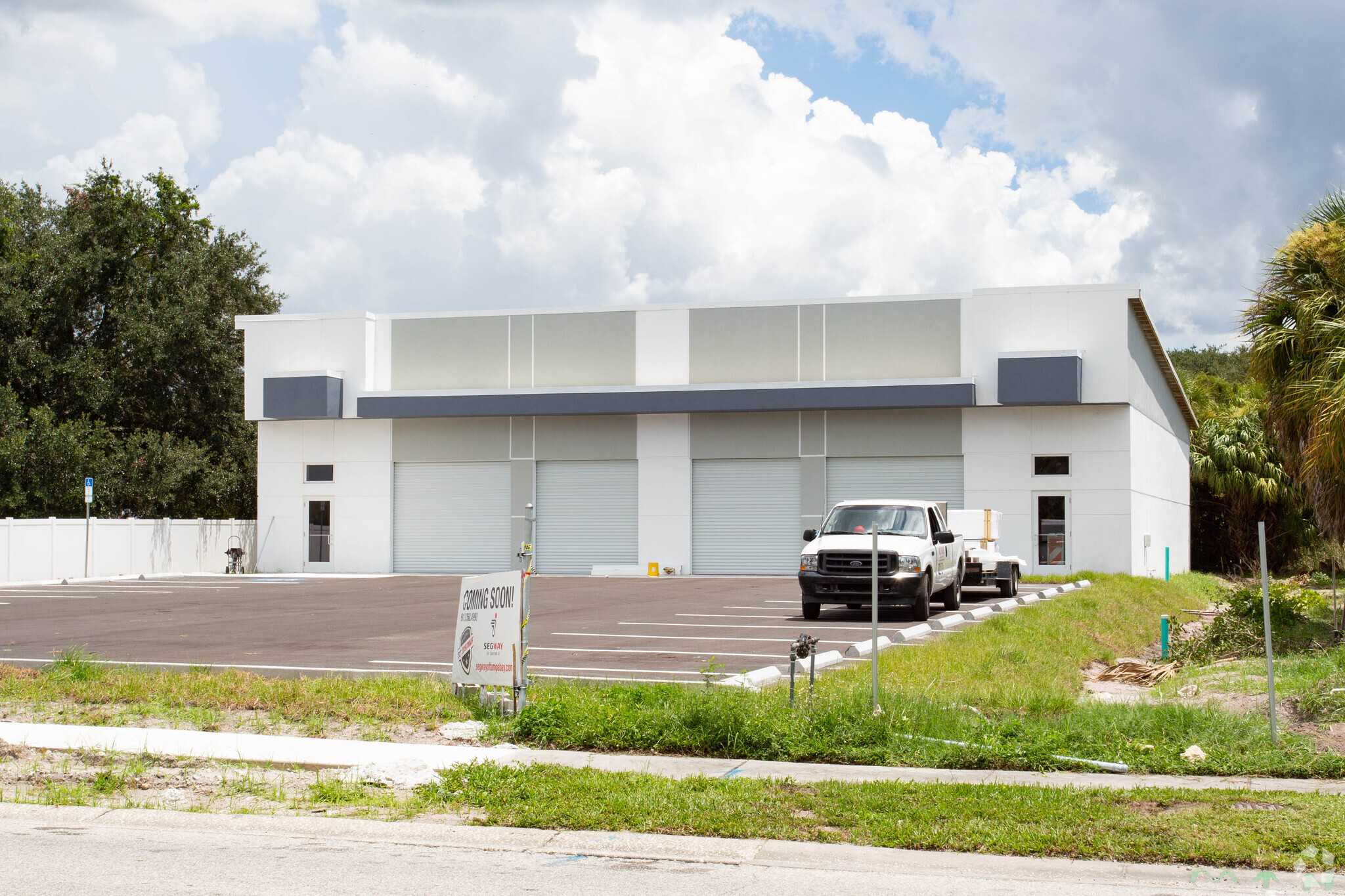 8307 Rustic Dr, Tampa, FL for lease Primary Photo- Image 1 of 4