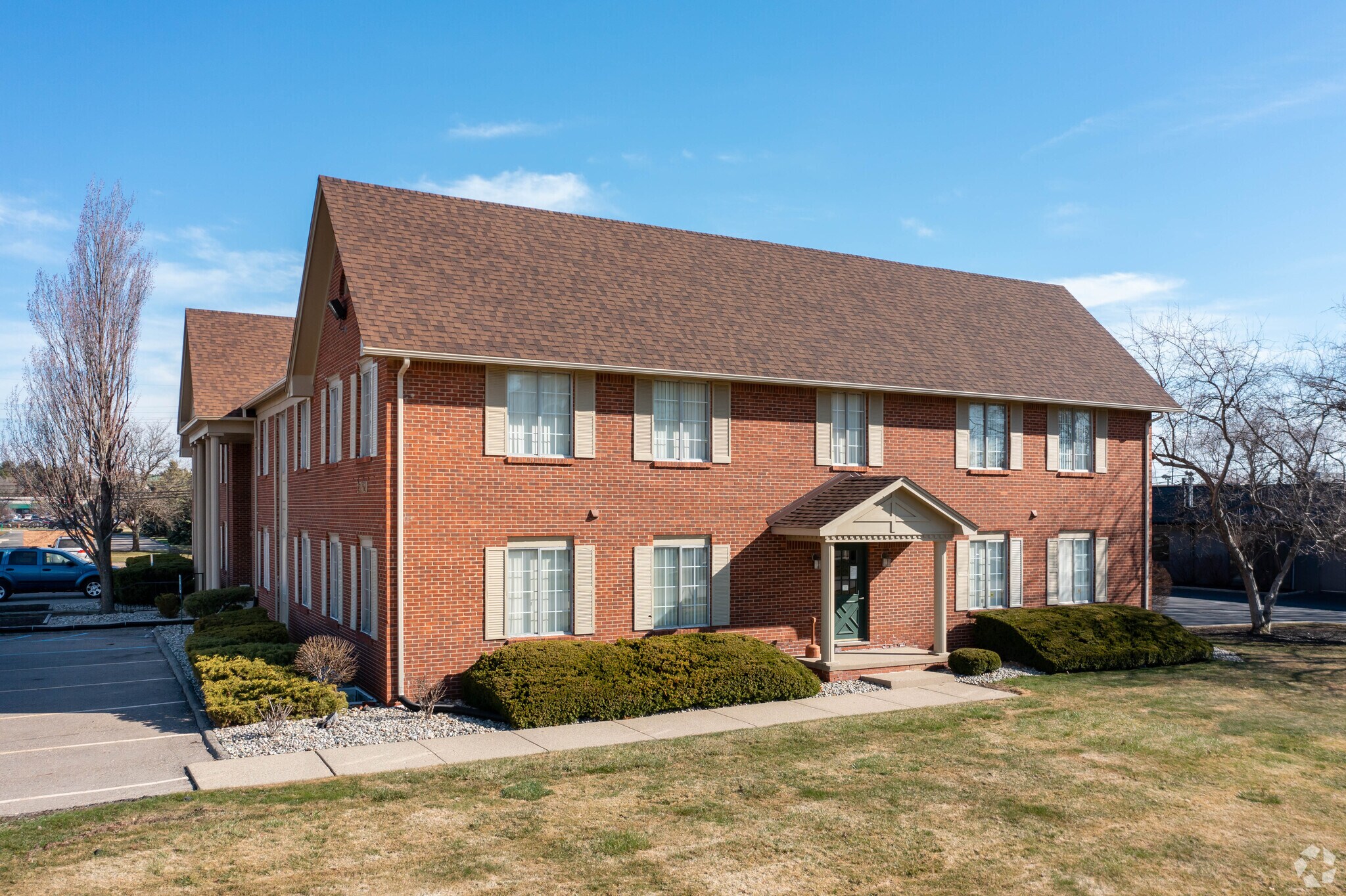 27620 Farmington Rd, Farmington, MI à louer Photo du bâtiment- Image 1 de 7