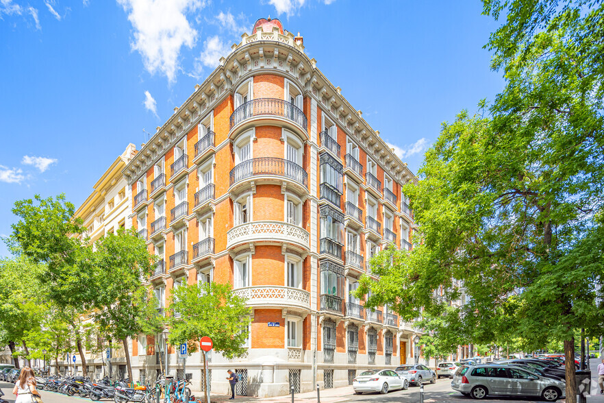 Calle De Juan De Mena, 19, Madrid, Madrid à louer - Photo principale - Image 1 de 2