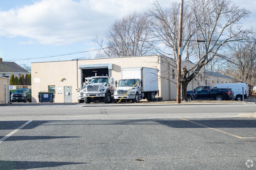 75 Montauk Hwy, Blue Point, NY for sale - Building Photo - Image 3 of 20