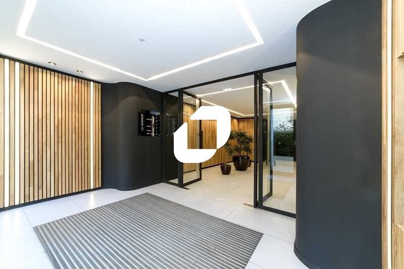 Office in Courbevoie for lease - Lobby - Image 3 of 18