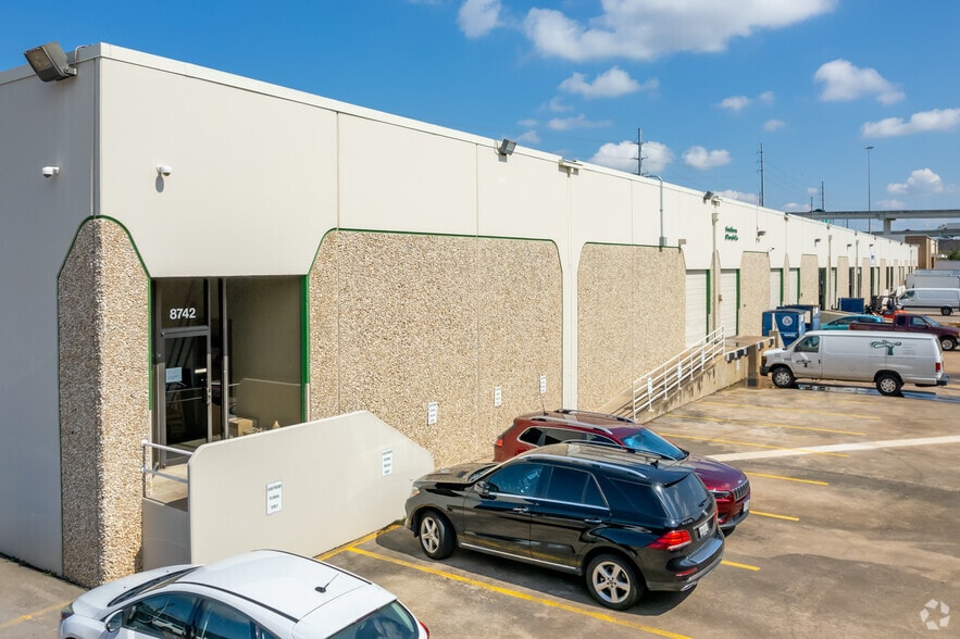 9220-9232 Research Blvd, Austin, TX for lease - Primary Photo - Image 1 of 5